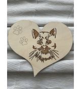 Dřevěná dekorace s kočkou ve tvaru srdce
